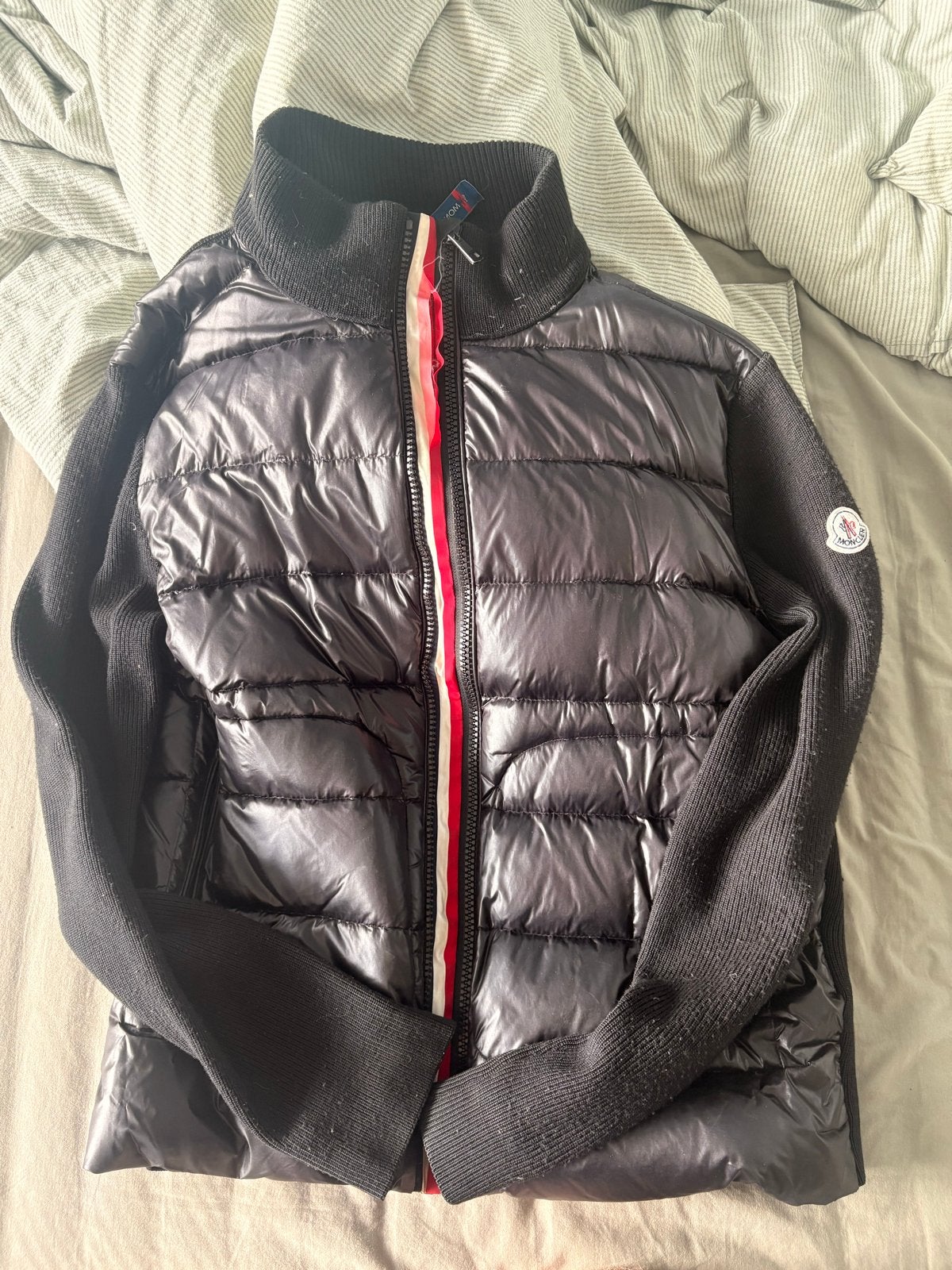 Moncler Puffer Jas met Gebreide Mouwen - Zwart, Ophalen of Verzenden, Zo goed als nieuw, Maat 52/54 (L), Zwart