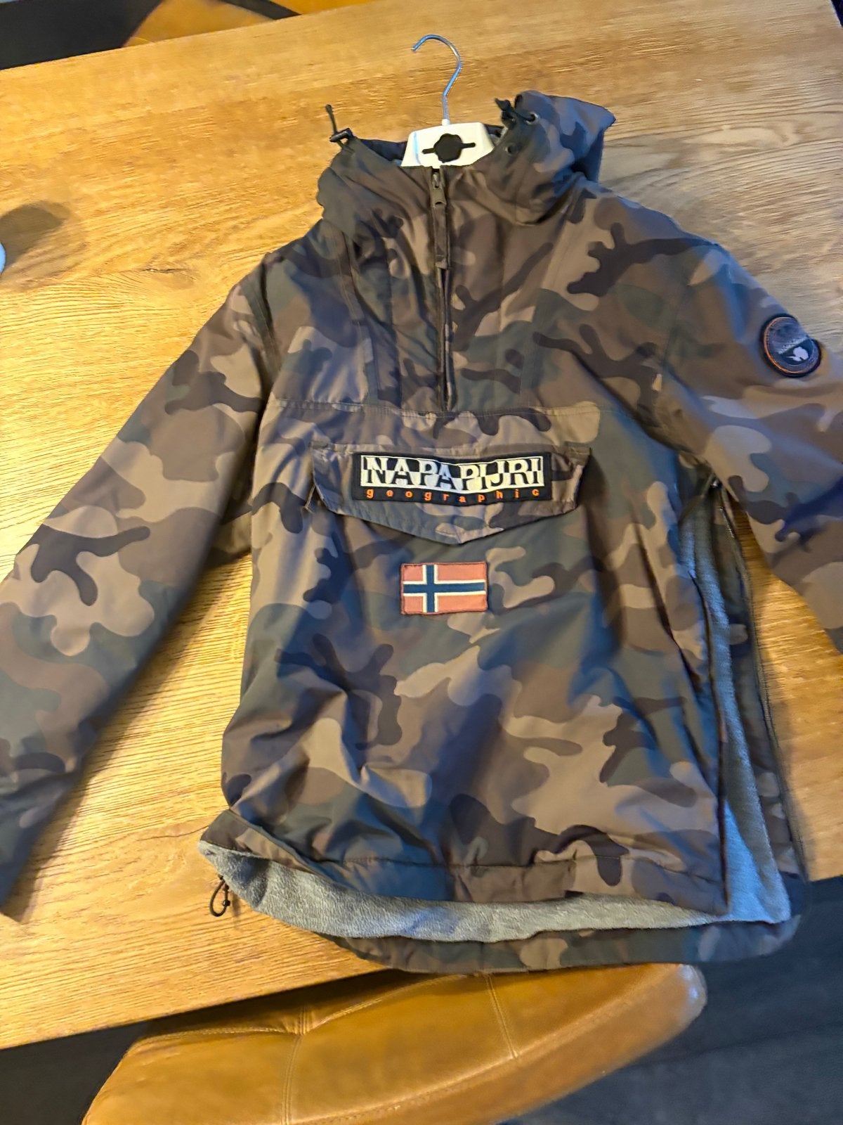 Napapijri camouflage jas voor jongen - Maat XS, Ophalen of Verzenden, Gebruikt, Jongen