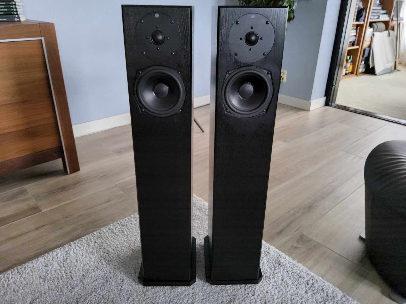 Totem Acoustic Sttaf Vloerstaande zwarte Luidsprekers, Vloerstaande luidspreker, Zo goed als nieuw, Minder dan 60 watt, Ophalen
