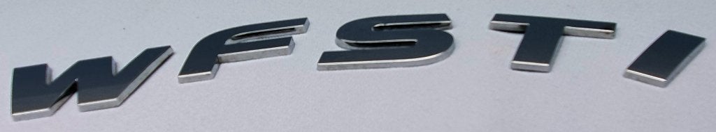 5 x letter embleem, diversen, Verzamelen, Verzenden, Gebruikt, Auto's