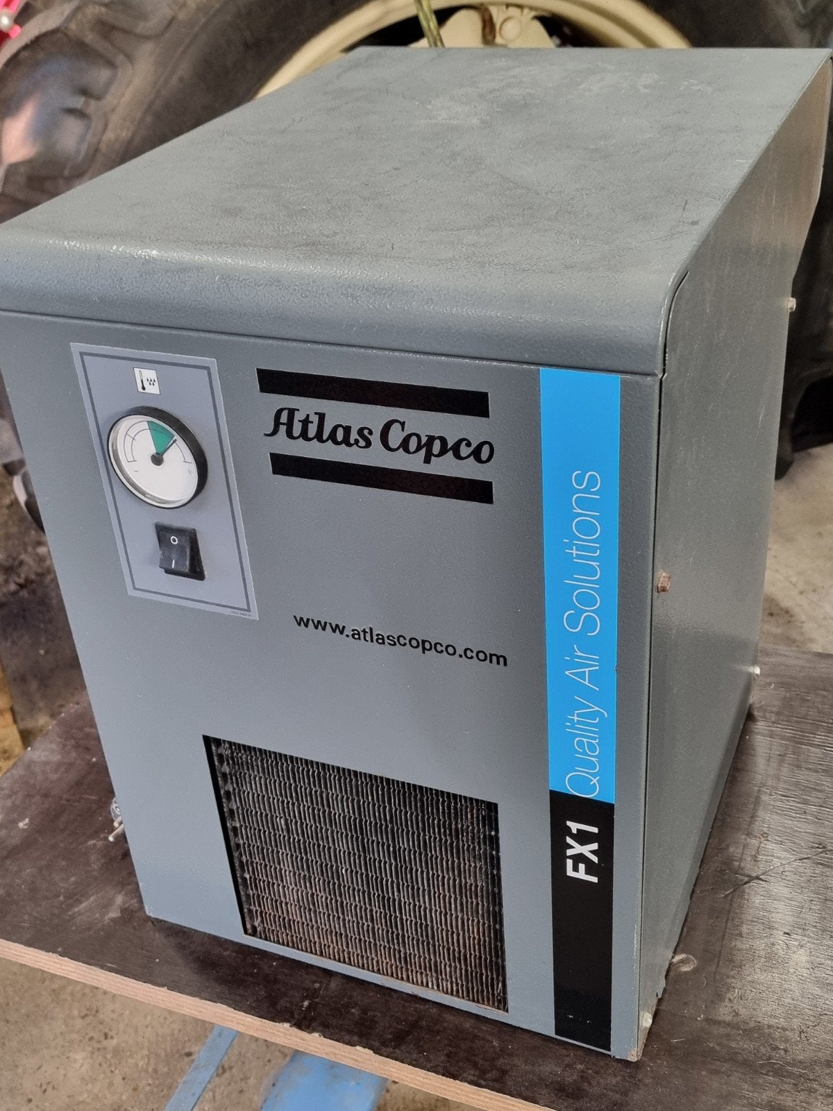 Persluchtdroger, Doe-het-zelf en Verbouw, Compressors, 100 liter of meer, Ophalen of Verzenden, Gebruikt