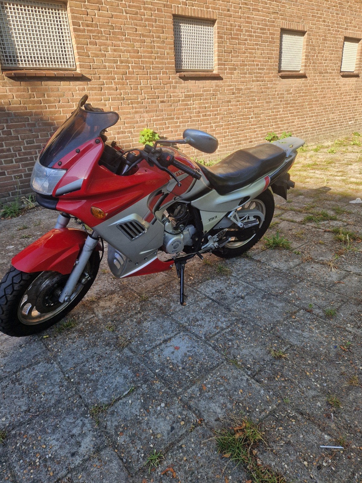 Schakelbrommer kinroad, Ophalen