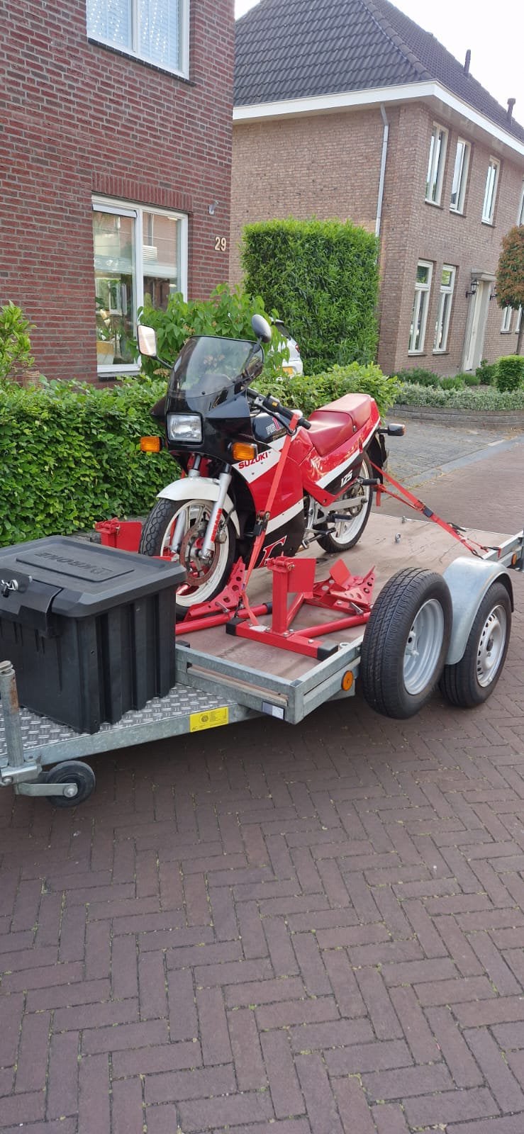 Lichte motor aanhanger, Ophalen, Zo goed als nieuw