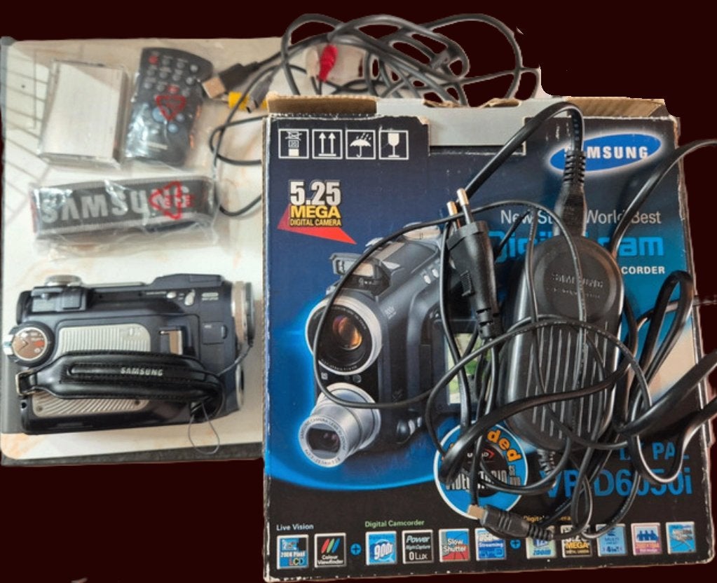 Samsung DuoCam VP-D6050i MiniDV & Fotocamera COMPLEET IN OVP, Audio, Tv en Foto, Ophalen, Mini dv, Gebruikt, 8 tot 20x