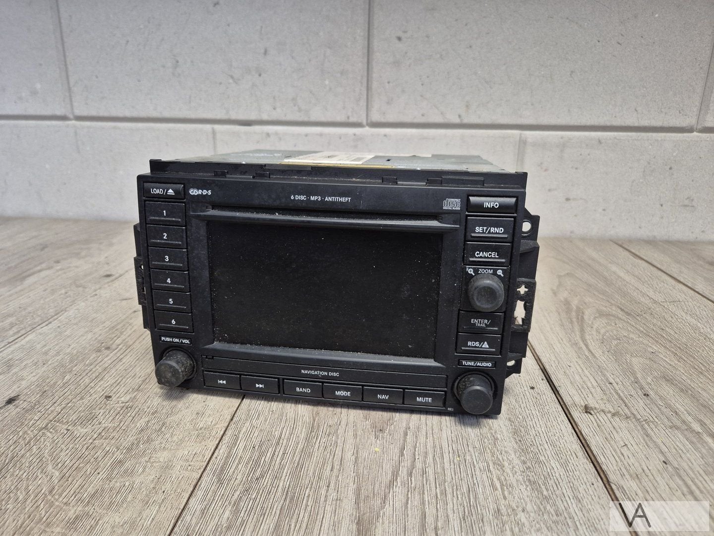 Chrysler 300c 2004 - 2010 radio navigatie 05064191ad €200, Gebruikt, -, Ophalen of Verzenden, -