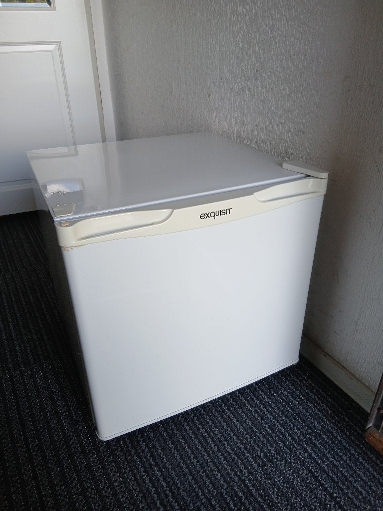 Kleine vriezer in goede staat weinig gebruikt, Ophalen, Minder dan 85 cm, Minder dan 60 cm, Zo goed als nieuw