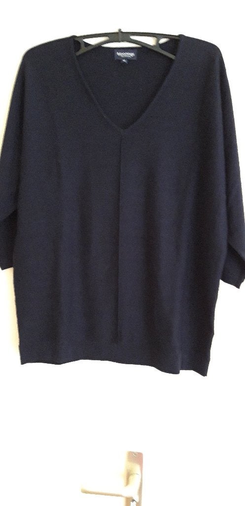 Mooi blauw truitje in maat M met V hals, Ophalen of Verzenden, Zo goed als nieuw, Maat 38/40 (M), Blauw