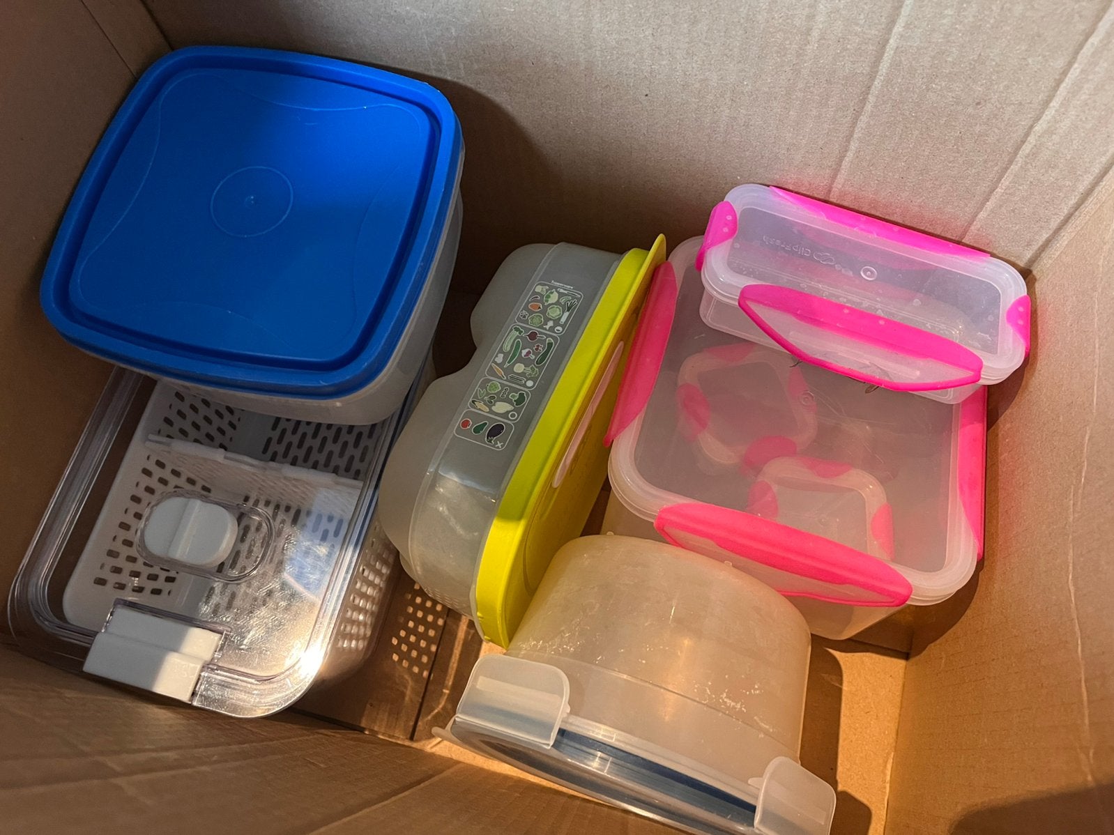 Gratis/ plastic bakjes, Huis en Inrichting, Ophalen, Gebruikt, Bewaardoos