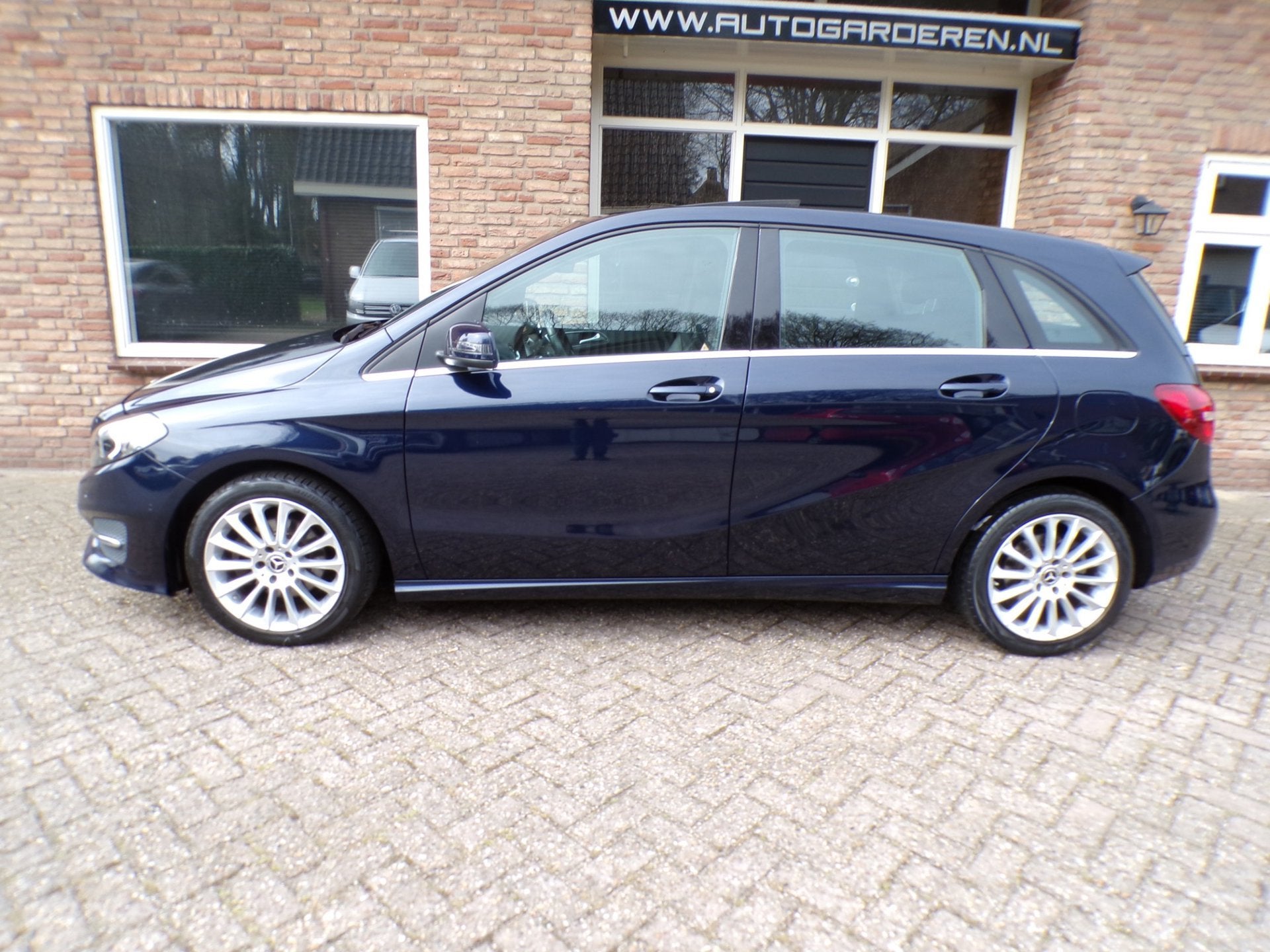 Mercedes-Benz B-klasse 200 Prestige Automaat / leder / Navi, Auto's, 1325 kg, Gebruikt, Blauw, Bedrijf