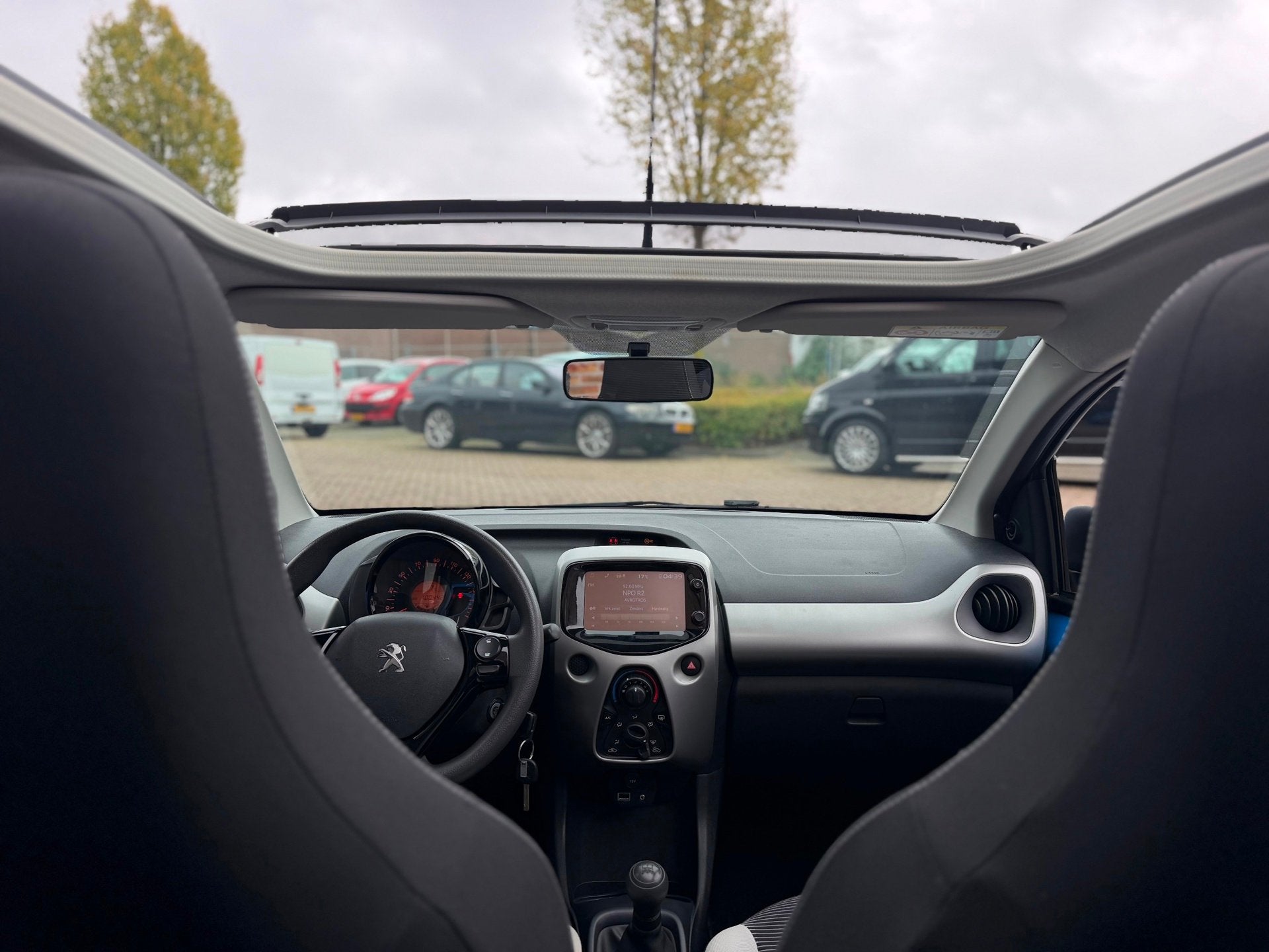 Peugeot 108 1.0 e-VTi Active TOP! Open Dak Cabrio Airco Elk., Voorwielaandrijving, Dealer onderhouden, Stof, Gebruikt