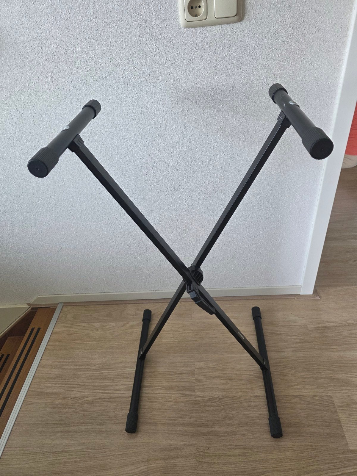Vonyx Keyboardstandaard - Zwart, Opvouwbaar, Muziek en Instrumenten, Ophalen, Zo goed als nieuw, Instrumentstandaard, Keyboard of Synthesizer