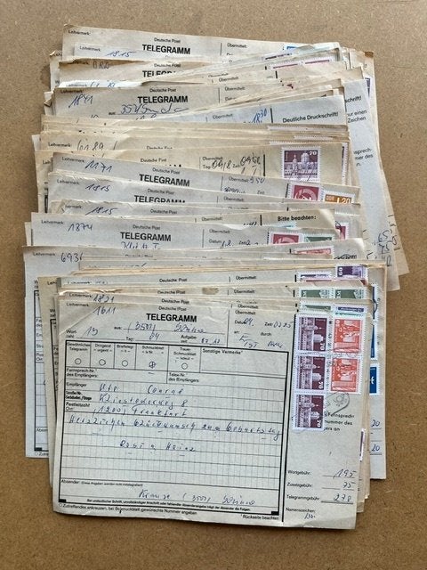 100 TELEGRAMMEN DDR MET FRANKERING, Verzenden, Overige typen