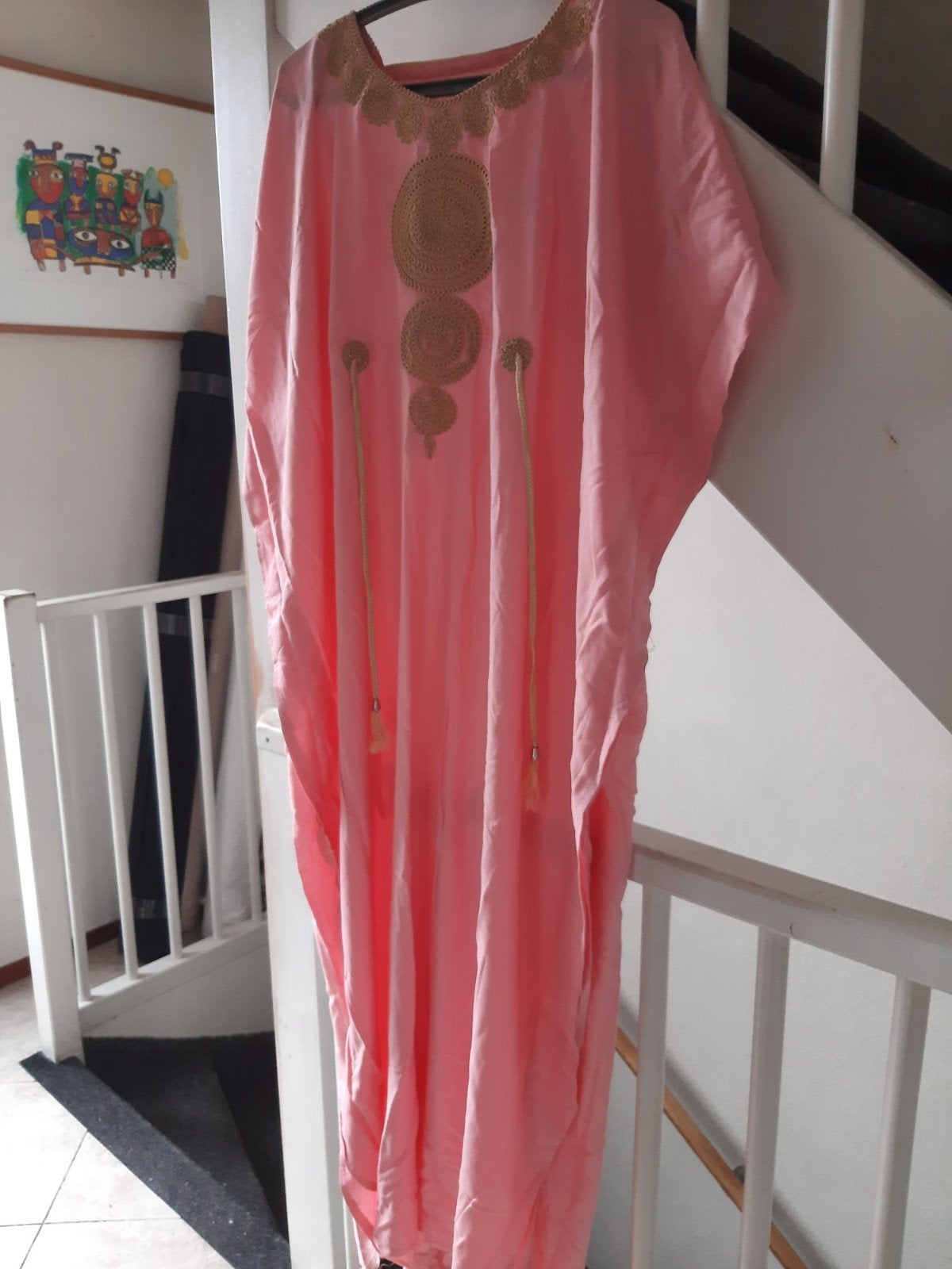 Roze Kaftan met Gouden Borduurwerk, Maat 46/48 (XL) of groter, Nieuw, Ophalen of Verzenden, Onbekend