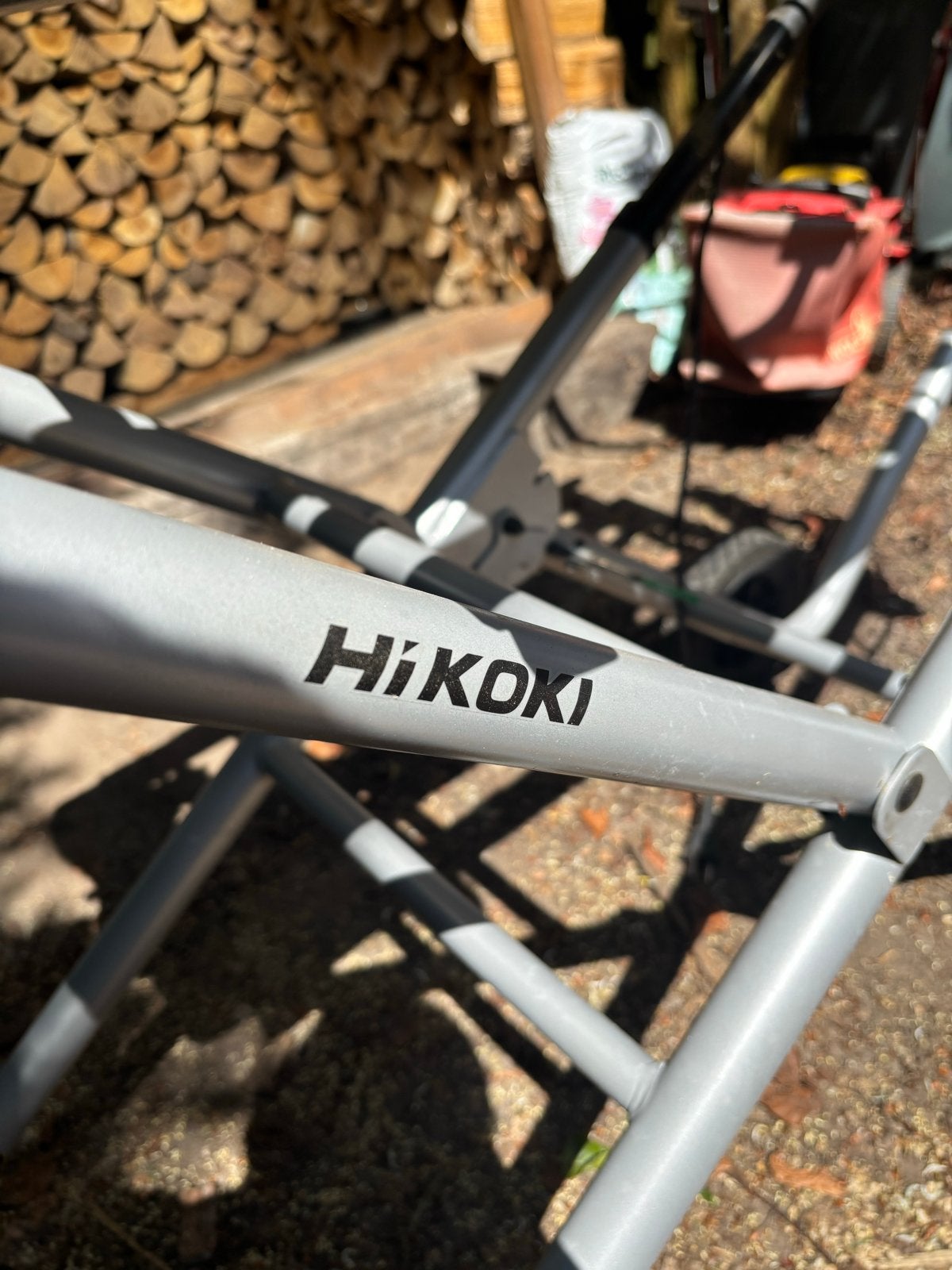 Makita LH1201FL Afkort- en Tafelzaag met HiKOKI Onderstel, Doe-het-zelf en Verbouw, Ophalen, Gebruikt, Afkortzaag, 30 tot 70 mm