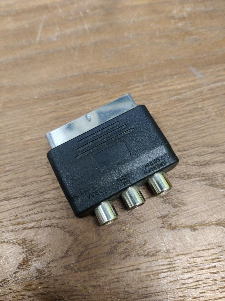 Scart naar RCA Adapter - Audio/Video Converter, Ophalen of Verzenden, Gebruikt, Minder dan 2 meter, Scartkabel