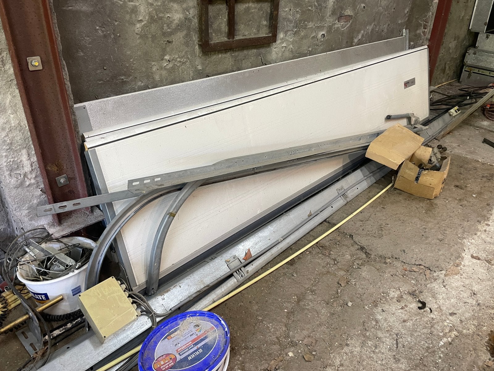 Complete garagedeur rolluik gebruikt schuur poort nassau, Doe-het-zelf en Verbouw, Rolluiken, Ophalen, Gebruikt, 200 cm of meer
