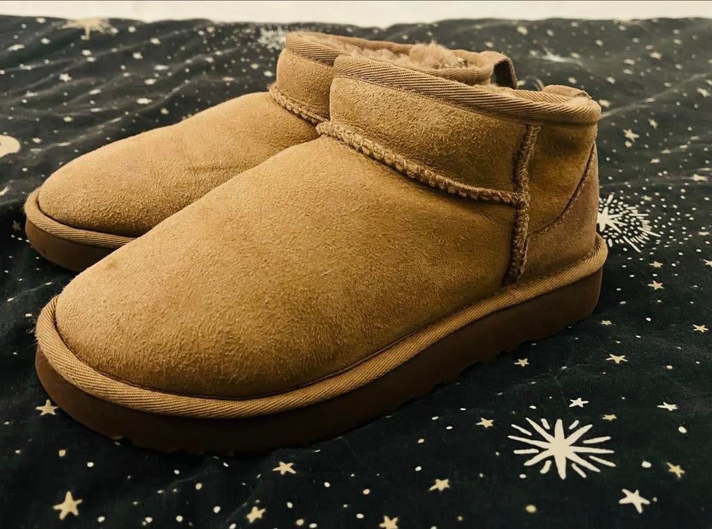Uggs maat 36, matig gedragen, Kleding | Dames, Schoenen, Ophalen of Verzenden, Zo goed als nieuw, Bruin, Lage of Enkellaarzen