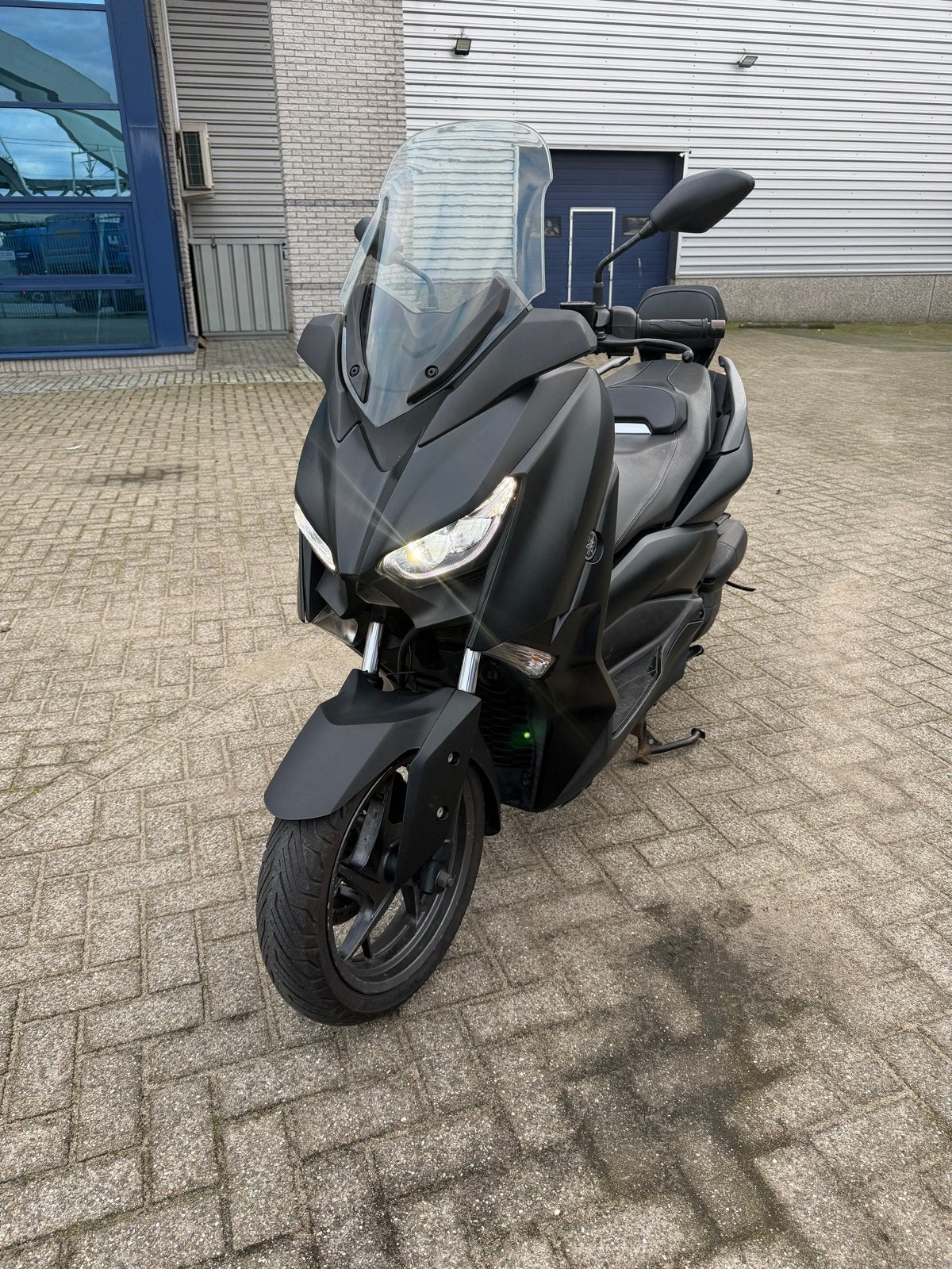 Yamaha XMAX 125- Mat Zwart - Akrapovic uitlaat, Overige modellen, Maximaal 45 km/u, Zo goed als nieuw, Benzine