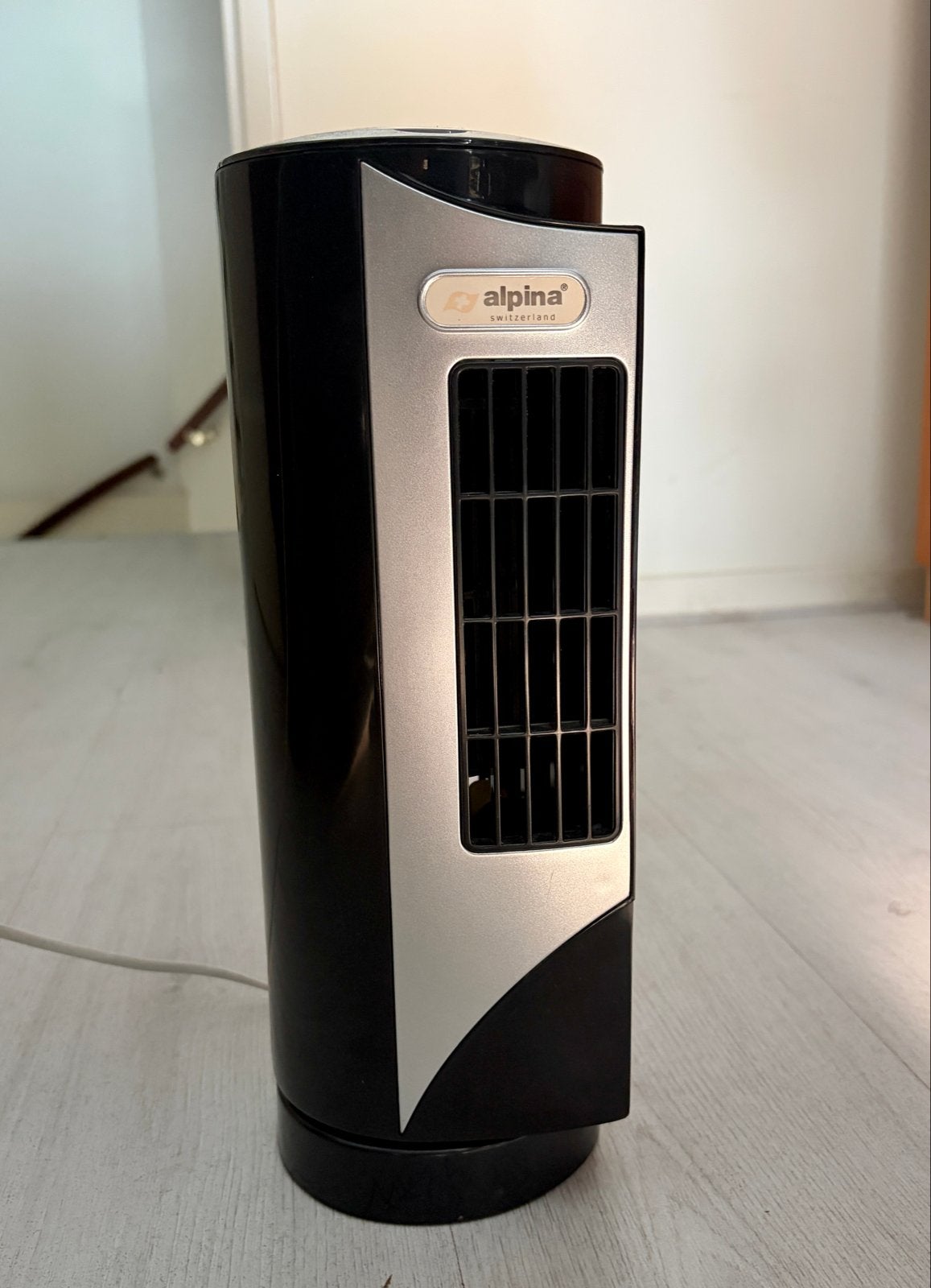 Alpina kleine Torenventilator - Zwart/Zilver, Witgoed en Apparatuur, Ophalen of Verzenden, Gebruikt, Torenventilator