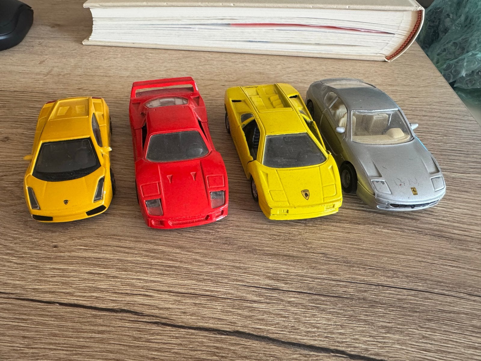 Set van 4 Maisto Shell sportwagen modellen, Overige merken, Gebruikt, Auto, 1:32 tot 1:50