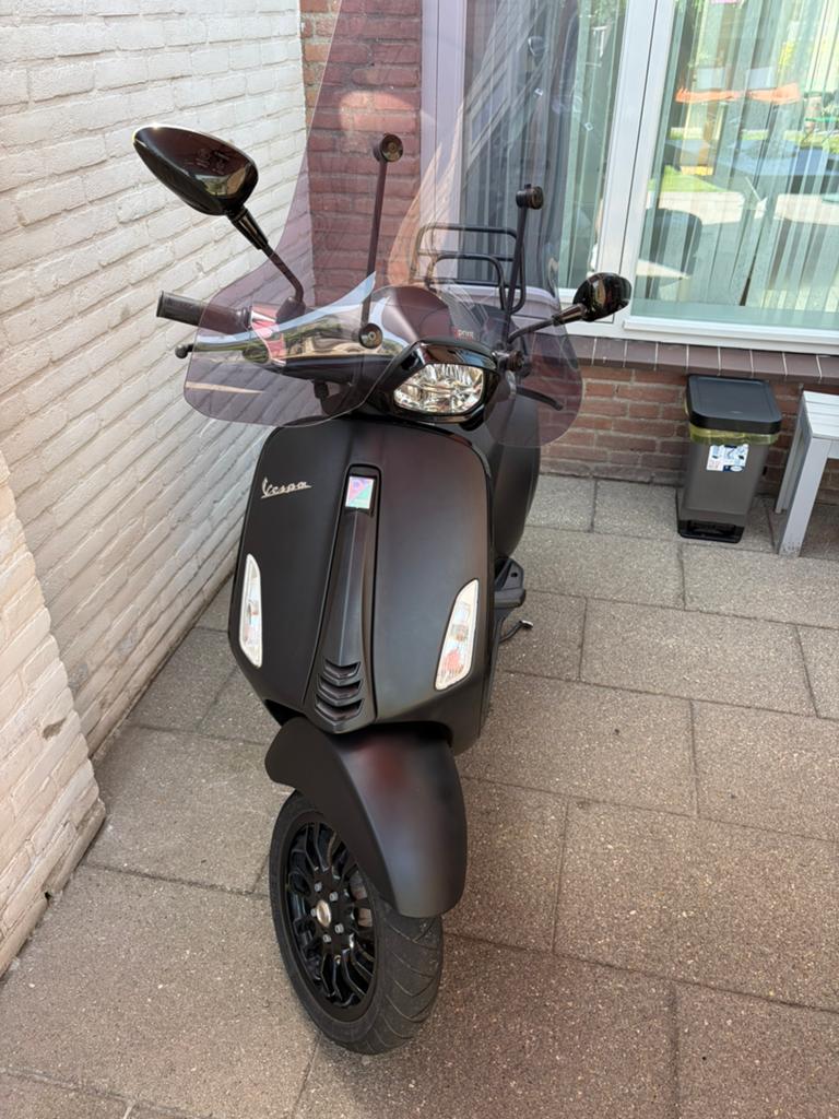 Vespa Sprint S Notte - Matzwart, 50cc, Ophalen, Gebruikt, Benzine, Vespa