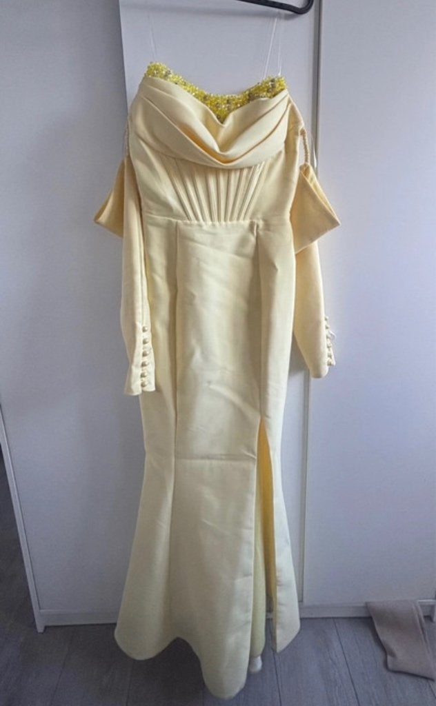 Boter geel gala kleedje, Kleding | Dames, Geel, Ophalen of Verzenden, Ceremony dress, Maat 34 (XS) of kleiner