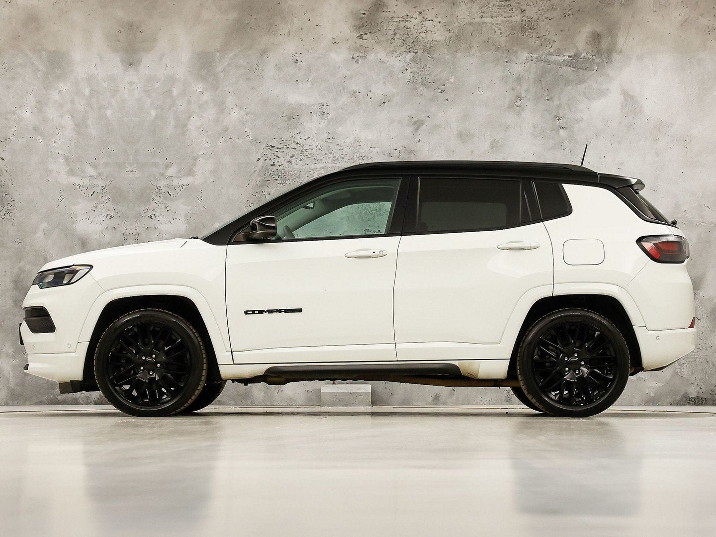 Jeep Compass 4xe 240 Plug-in Hybrid Electric S 240Pk Automaa, Auto's, 12 maanden, Gebruikt, Zwart, 4 cilinders