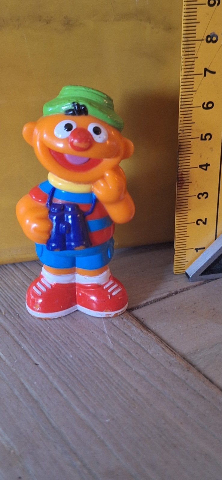 Ernie poppetje met verrekijker Sesamstraat (7126), Verzamelen, ., Ophalen of Verzenden, Zo goed als nieuw, China