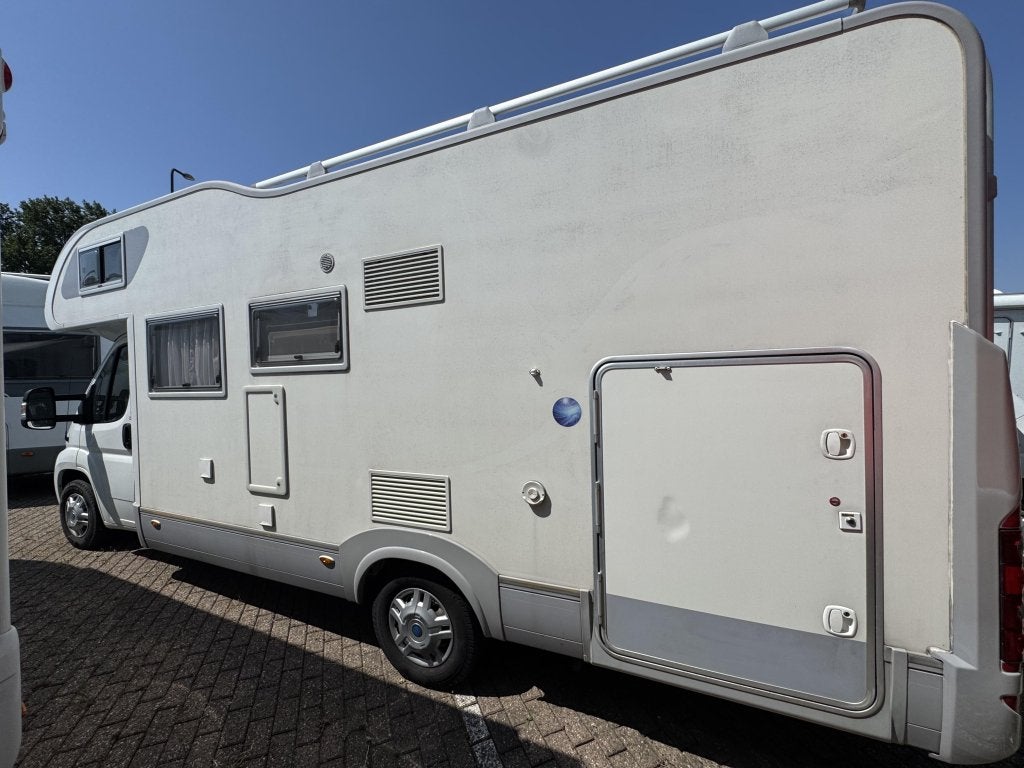 Adria Adriatik 660 SP Familiecamper 6 pers met 2 airco s, Caravans en Kamperen, Ringverwarming, Fiat, Adria, Koelkast