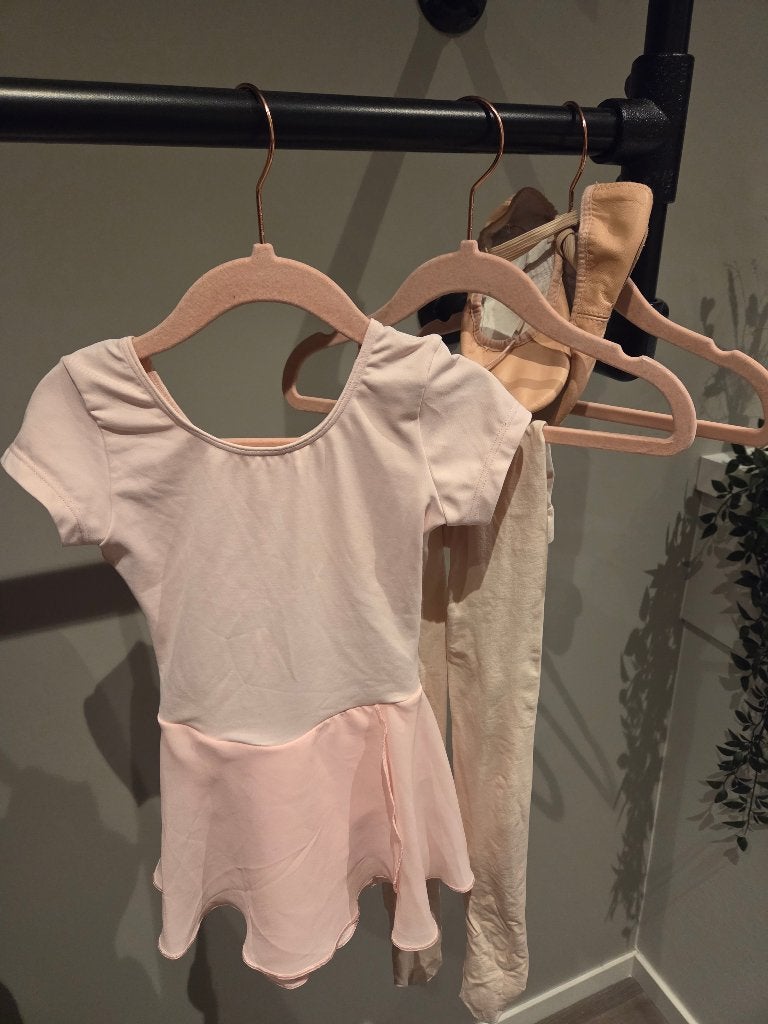 Balletpakje Bloch 4-6 jaar, incl. maillot + balletschoentjes, Ophalen of Verzenden, Zo goed als nieuw, Kleding