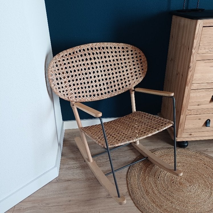 schommelstoel, leuk voor op een babykamer, Kinderen en Baby's, Ophalen, Zo goed als nieuw