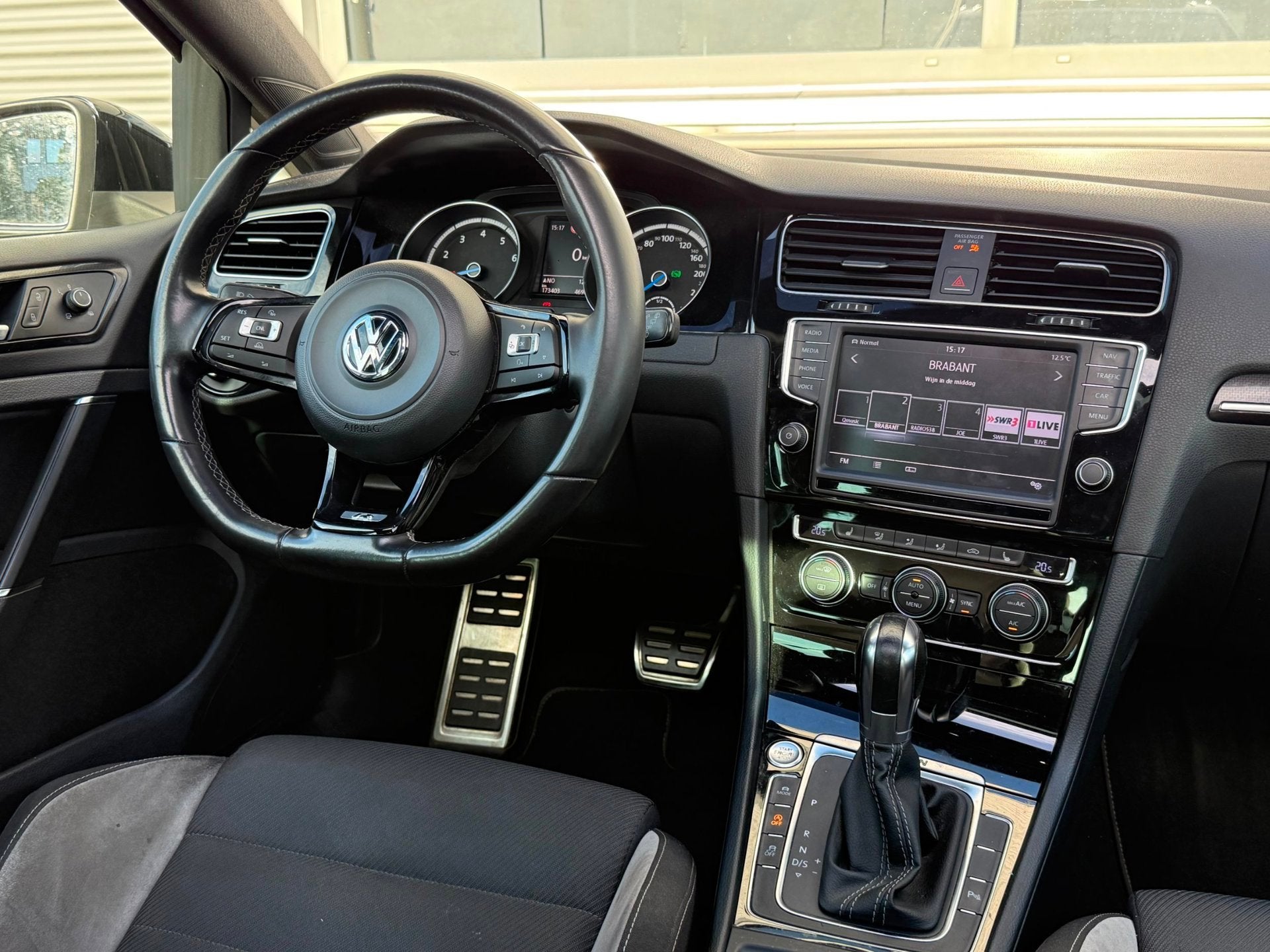 Volkswagen Golf 2.0 TSI R | PANO | KEYLESS | CAMERA, Automaat, Gebruikt, 4 cilinders, 1984 cc