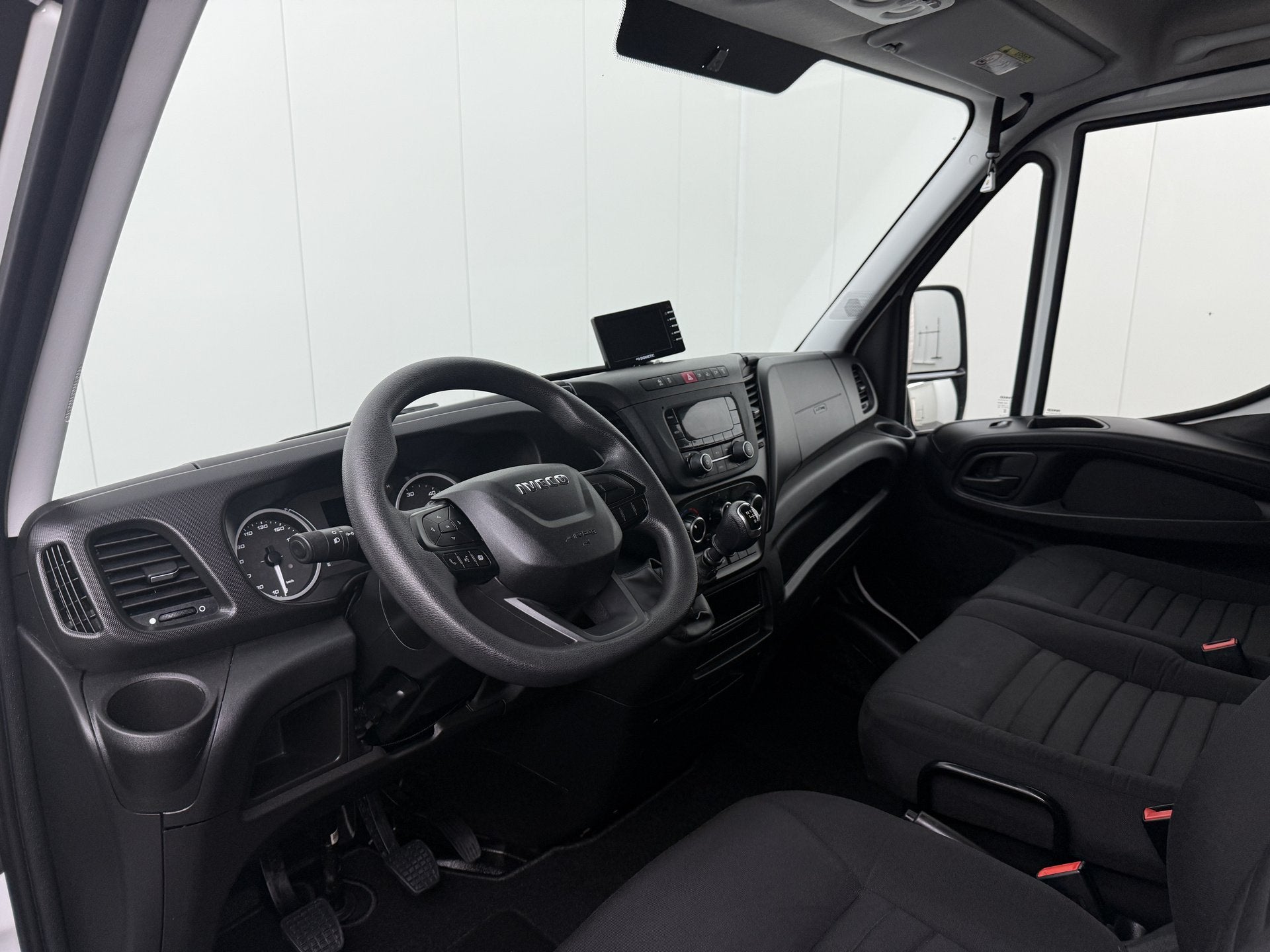 Iveco Daily 35C16 Bakwagen+Laadklep | Airco | 3-Zits | Camer, Auto's, Gebruikt, Euro 6, 156 pk, Iveco