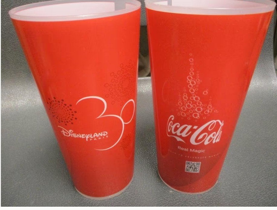 COCA COLA REAL MAGIC 30 Jaar DISNEYLAND PARIJS BEKEERS, Verzenden, Nieuw, Gebruiksvoorwerp