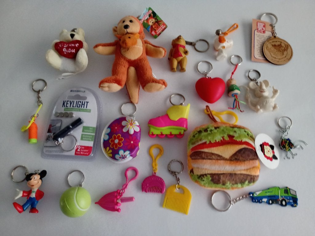 VEEL VERSCHILLENDE SLEUTELHANGERS, Ophalen of Verzenden, Gebruikt, Overige typen