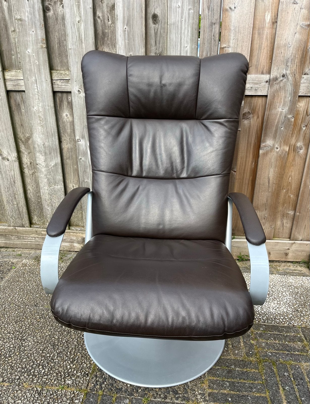 Donkerbruine Leren Retro Relaxfauteuil / Draaifauteuil, Huis en Inrichting, Fauteuils, Ophalen, Gebruikt, Leer, 75 tot 100 cm