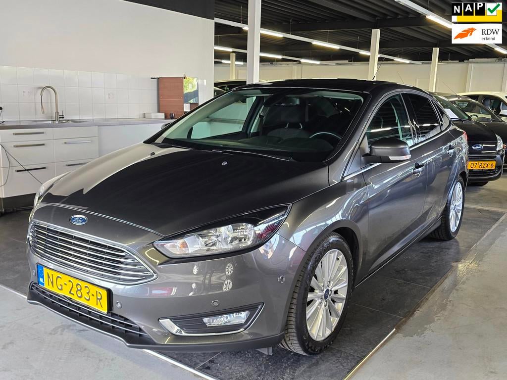 Ford Focus 1.5 Titanium/AUTOMAAT/NAVI/CRUISE/N.A.P/AIRCO/, 4 cilinders, Origineel Nederlands, Bedrijf, Sedan
