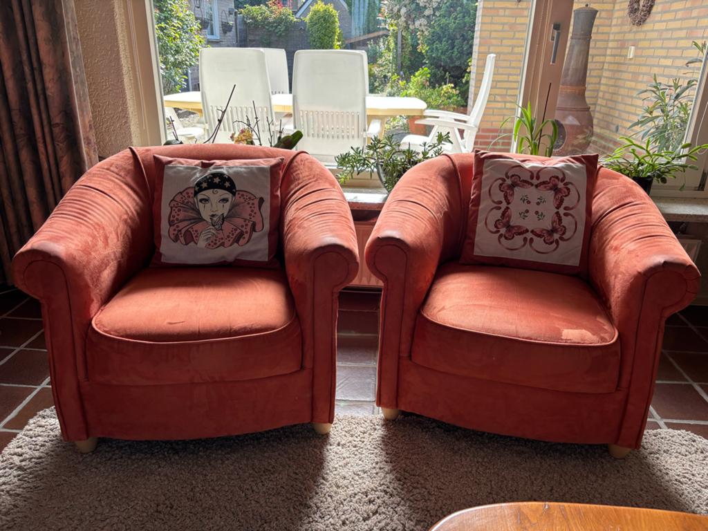 Twee comfortabele fauteuils - oranje/roestbruin, Ophalen, Gebruikt, Eenpersoons, 75 tot 100 cm