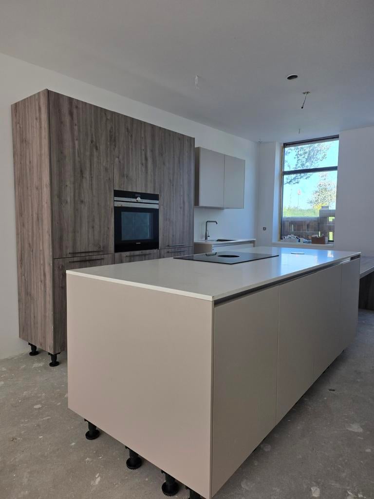 KEUKEN MONTEUR, Ophalen, Nieuw