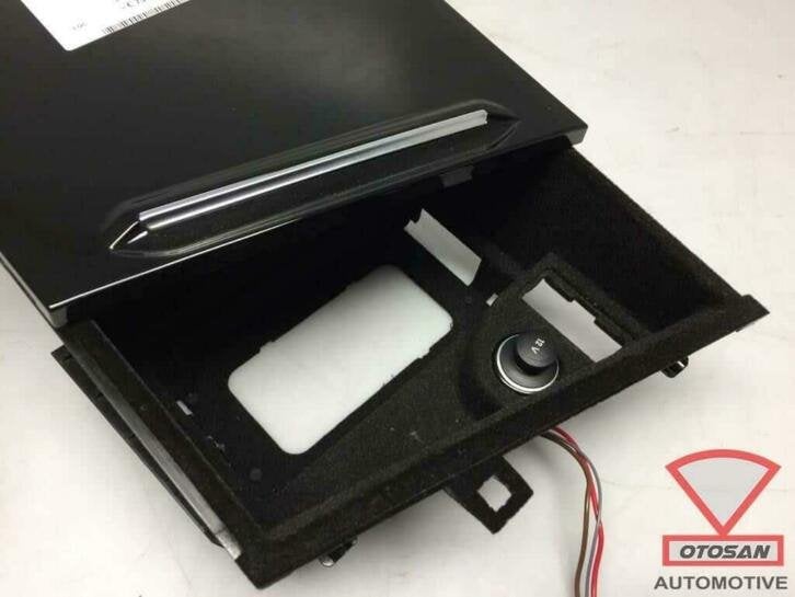vw touareg 2017 opbergvak middenconsole pianolak 761863071a, Gebruikt, Volkswagen, Volkswagen AG, Berliner Ring 2
38440  Wolfsburg, DE