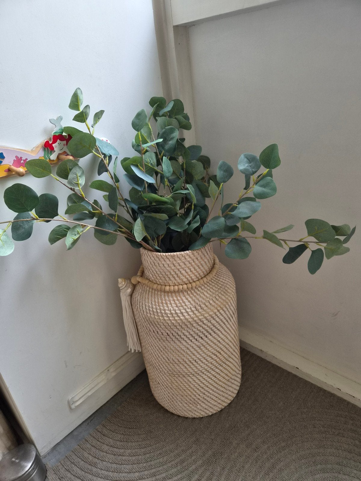 Decoratieve pot met kunstplant eucalyptus, Ophalen, Beige, Natuurlijk materiaal, Zo goed als nieuw