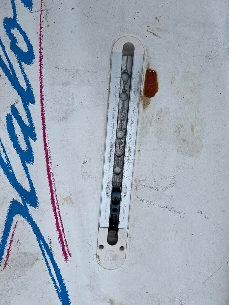 Supersnelle F2 slalom surfplank met North Sails mast en giek, Watersport en Boten, Windsurfen, Ophalen, Gebruikt, 250 tot 300 cm