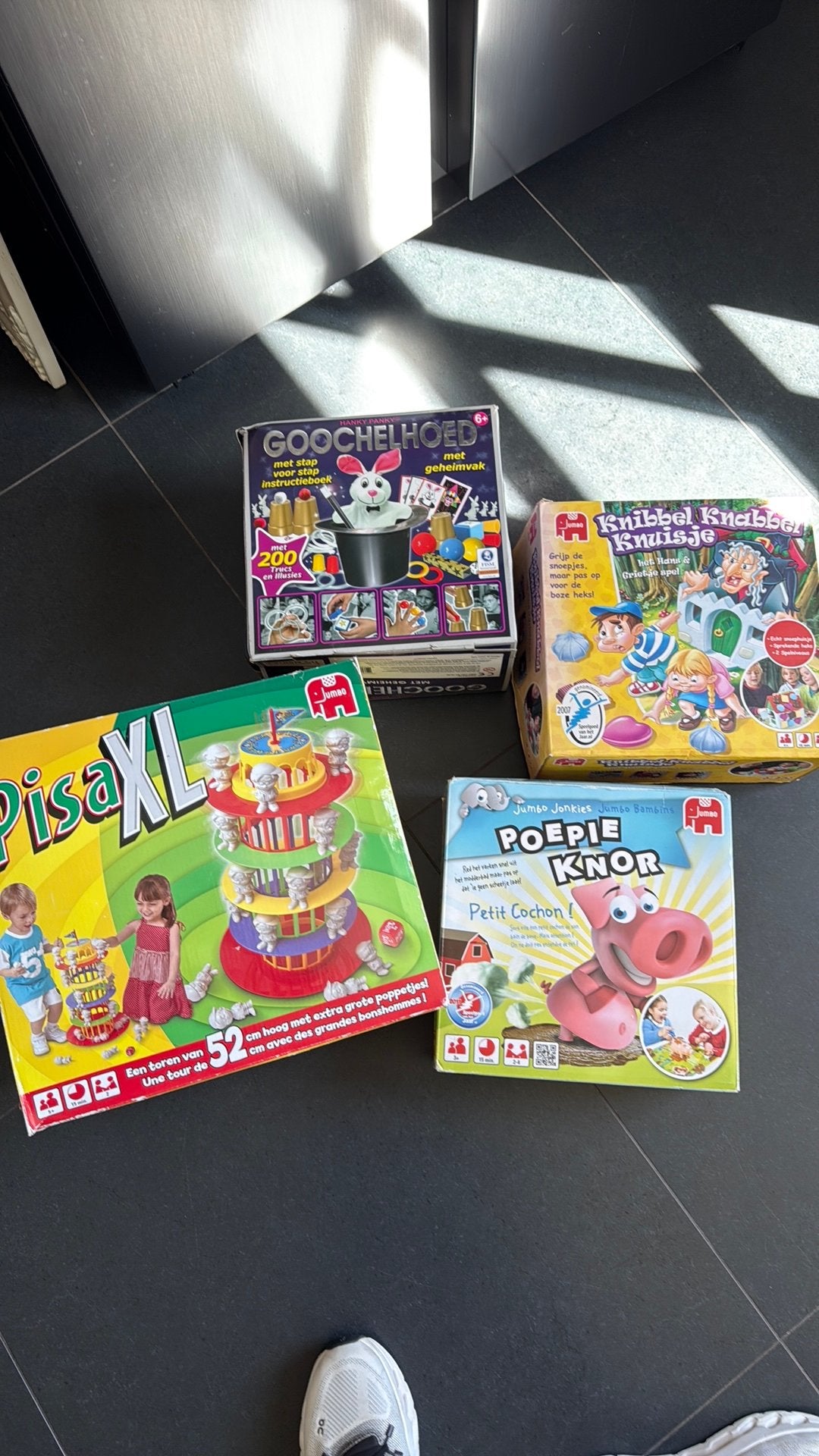 Gezelschapsspellen 4 stuks, Hobby en Vrije tijd, Gezelschapsspellen | Kaartspellen, Ophalen, Zo goed als nieuw