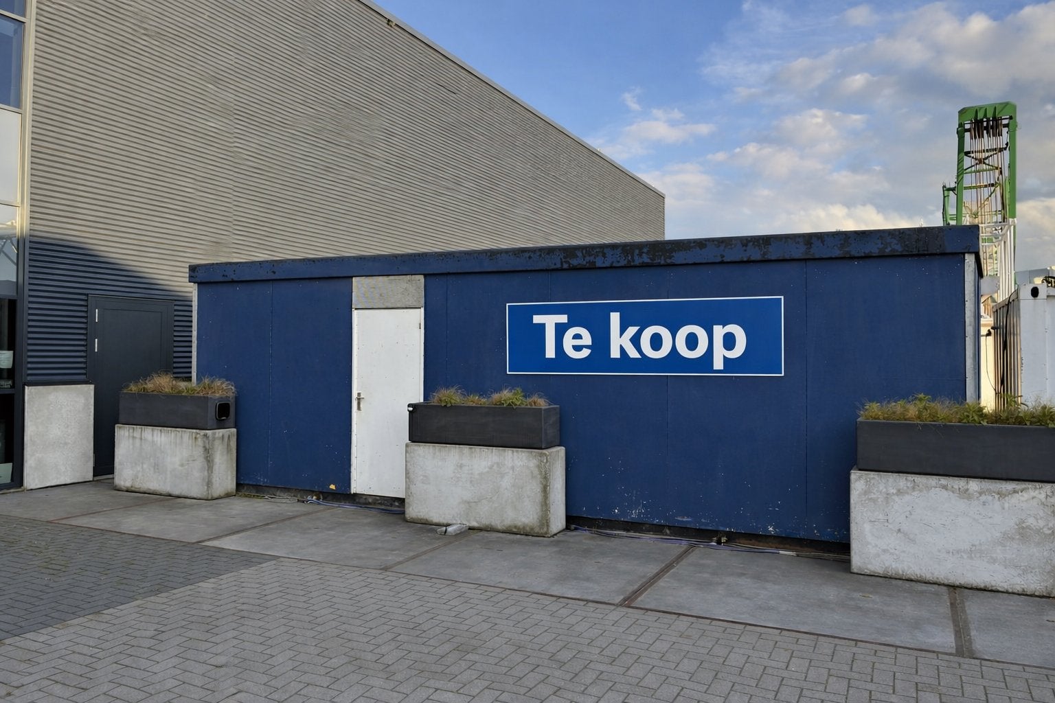 Robuuste bouwkeet/kantoorunit met ramen en deur, Ophalen