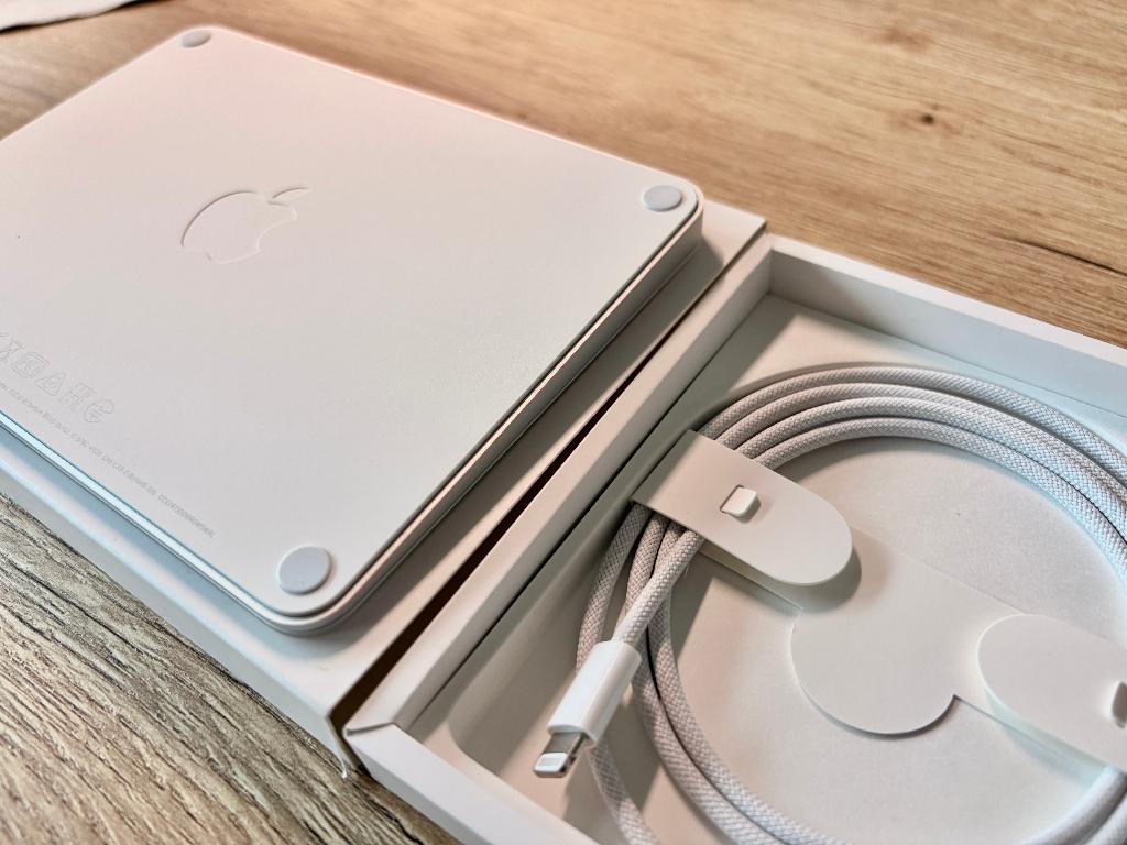 Apple Magic Trackpad - White, Computers en Software, Muizen, Ophalen of Verzenden, Zo goed als nieuw, Draadloos, Apple