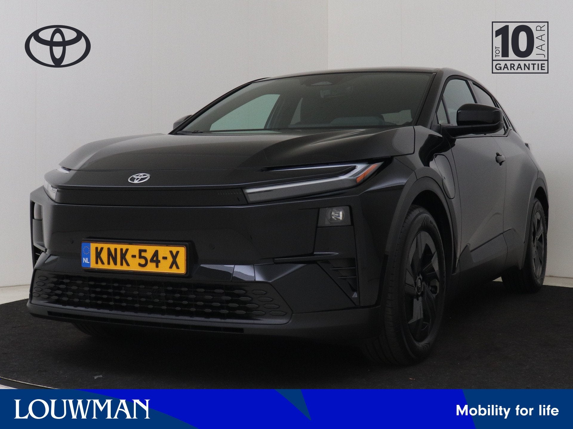 Toyota C-HR+ First Edition 77 kWh | BTW voertuig | 18" | dod, Auto's, Toyota, 12 maanden, 24 min, Leder en Stof, Zwart