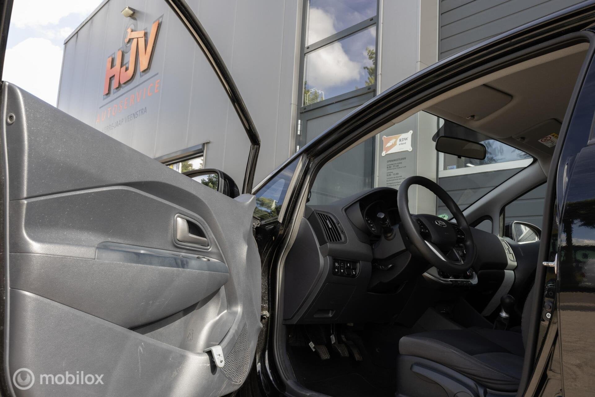Kia Rio 1.2 CVVT ComfortLine LAGE KM / NWE APK , 1E eigenaar, Startonderbreker, 4 cilinders, Zwart, Origineel Nederlands