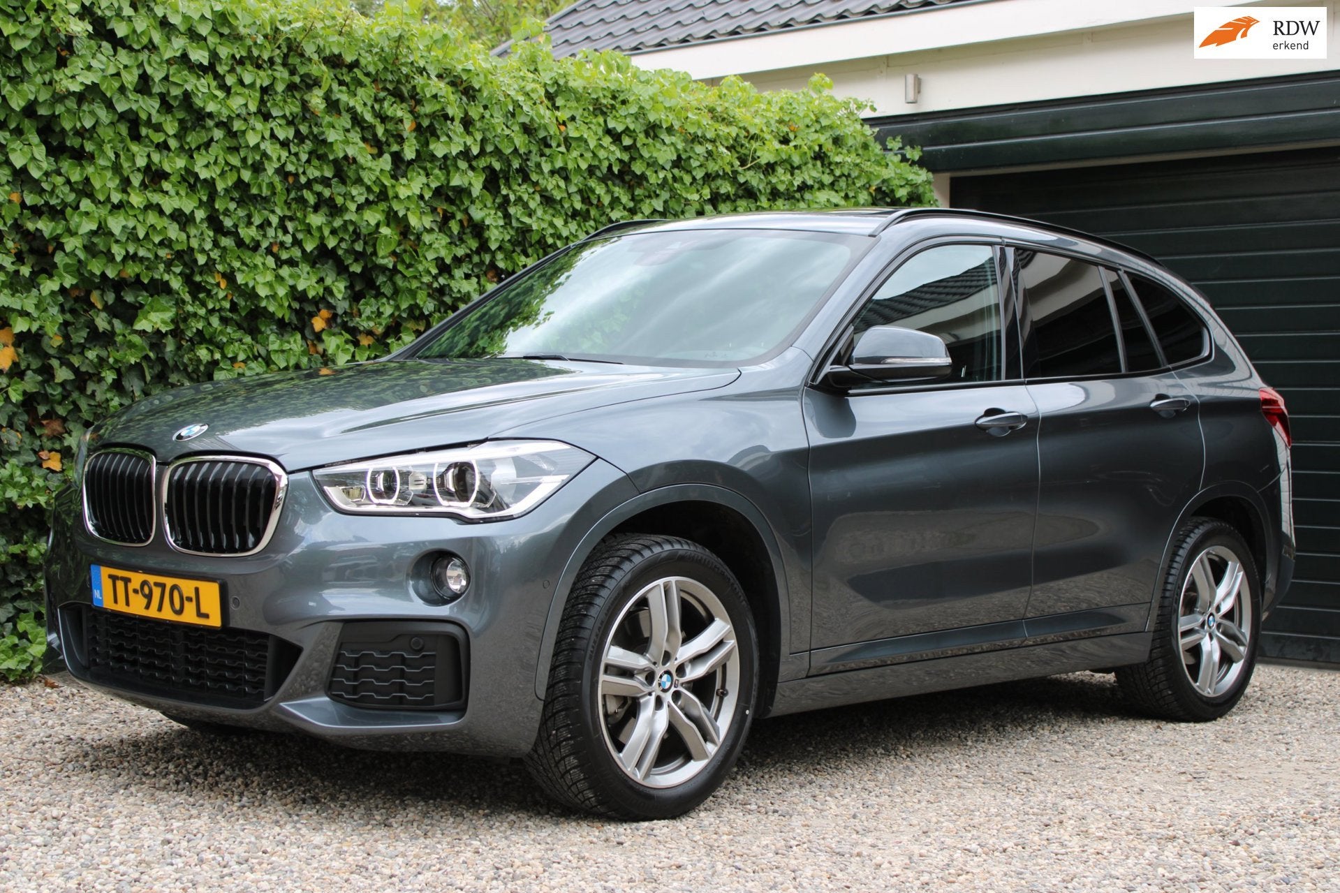 BMW X1 XDrive25d High Executive | 231 PK | Full options, Auto's, Euro 6, 4 cilinders, 2000 kg, 231 pk