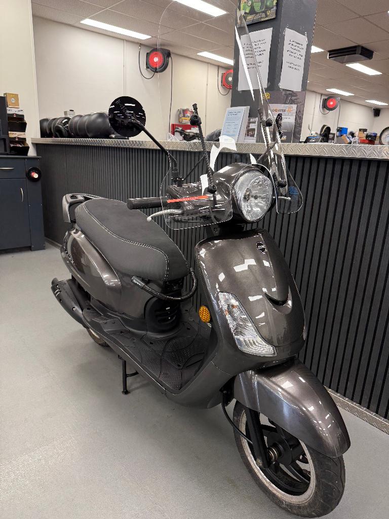 Sym Fiddle 2 Brom E4 45KM BJ 2019 van 1e eig hoog windscherm, Fietsen en Brommers, Scooters | SYM, Zo goed als nieuw, Fiddle, Maximaal 45 km/u