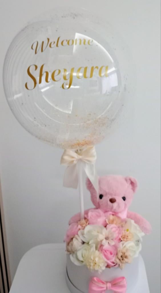 Luxe Bobo ballon met Beertje in Flower box-Gepersonaliseerd, Ophalen of Verzenden, Nieuw
